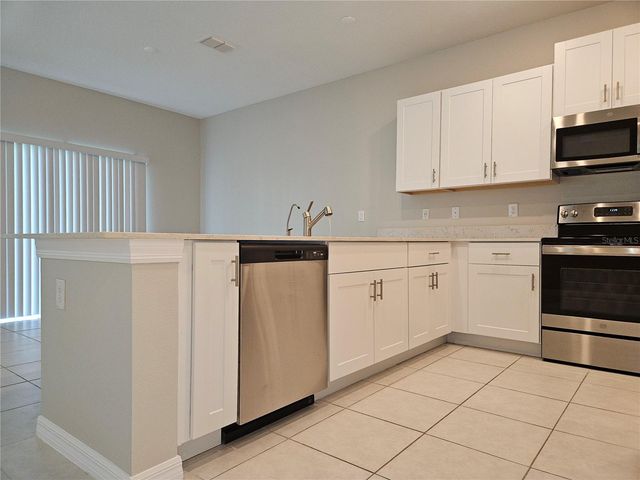 32112 POWDERPUFF MIMOSA DRIVE, San Antonio, FL 33576