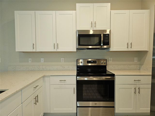 32112 POWDERPUFF MIMOSA DRIVE, San Antonio, FL 33576