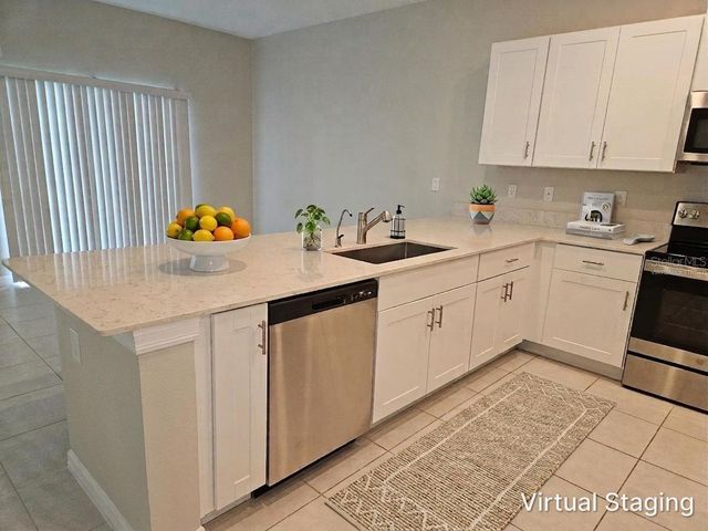 32112 POWDERPUFF MIMOSA DRIVE, San Antonio, FL 33576
