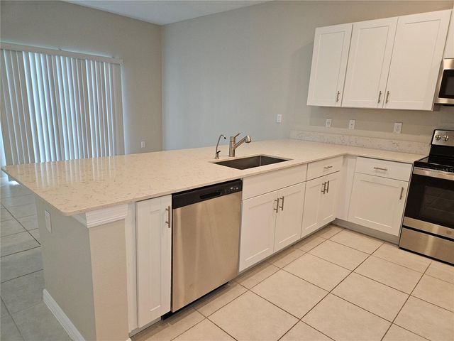 32112 POWDERPUFF MIMOSA DRIVE, San Antonio, FL 33576