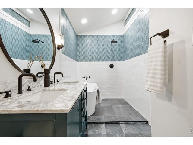 7489 Mount Meeker Rd, Longmont, CO 80503