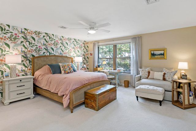 195 Falmouth Road APT 3F, Mashpee, MA 02649