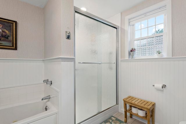 195 Falmouth Road APT 3F, Mashpee, MA 02649