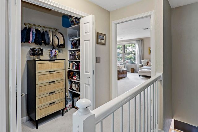 195 Falmouth Road APT 3F, Mashpee, MA 02649