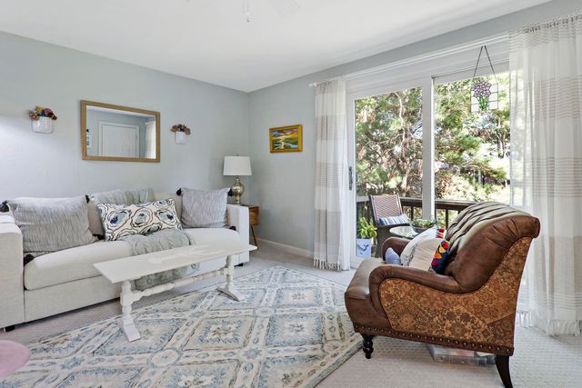 195 Falmouth Road APT 3F, Mashpee, MA 02649