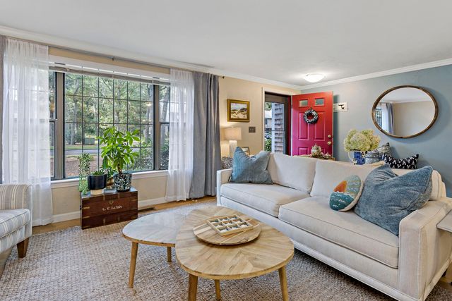 195 Falmouth Road APT 3F, Mashpee, MA 02649