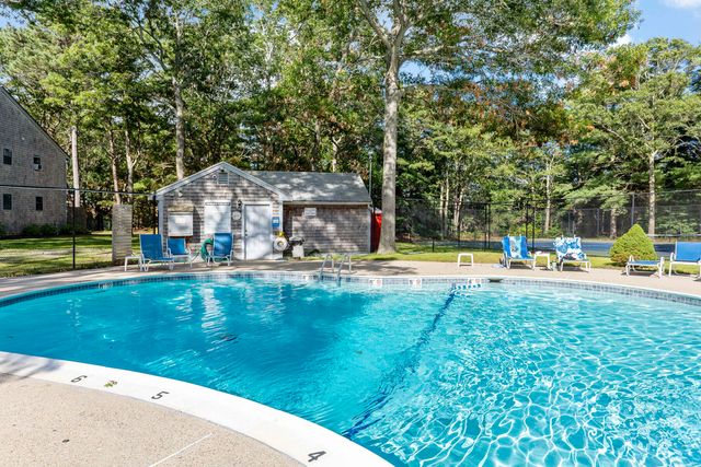 195 Falmouth Road APT 3F, Mashpee, MA 02649