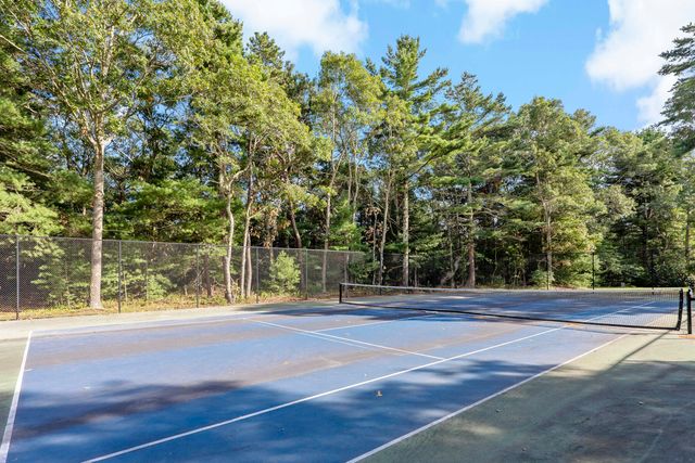 195 Falmouth Road APT 3F, Mashpee, MA 02649