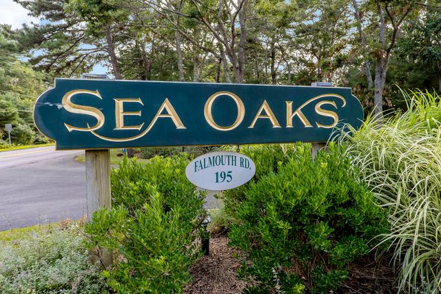 195 Falmouth Road APT 3F, Mashpee, MA 02649