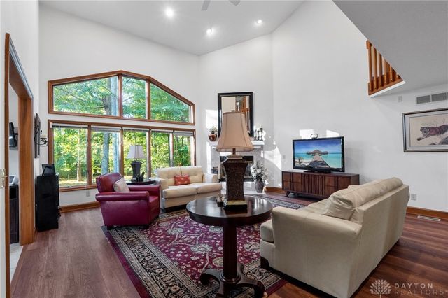 1009 Highpoint Drive, Springboro, OH 45066