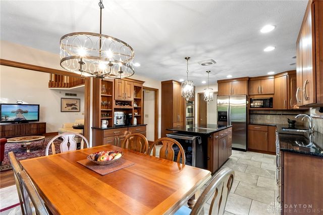 1009 Highpoint Drive, Springboro, OH 45066