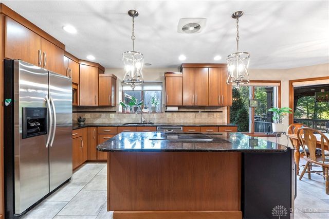 1009 Highpoint Drive, Springboro, OH 45066