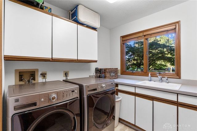 1009 Highpoint Drive, Springboro, OH 45066