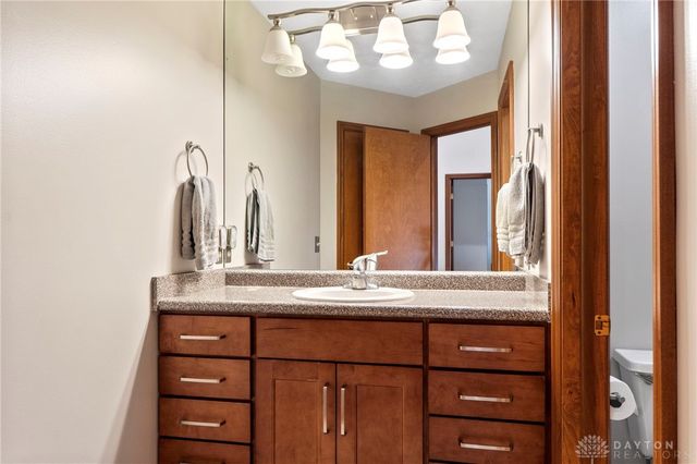 1009 Highpoint Drive, Springboro, OH 45066