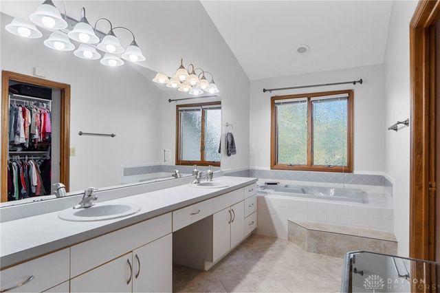 1009 Highpoint Drive, Springboro, OH 45066