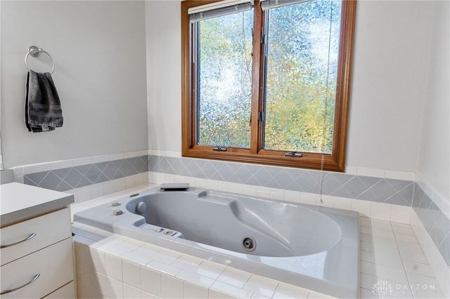 1009 Highpoint Drive, Springboro, OH 45066