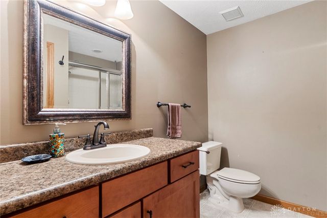 1009 Highpoint Drive, Springboro, OH 45066