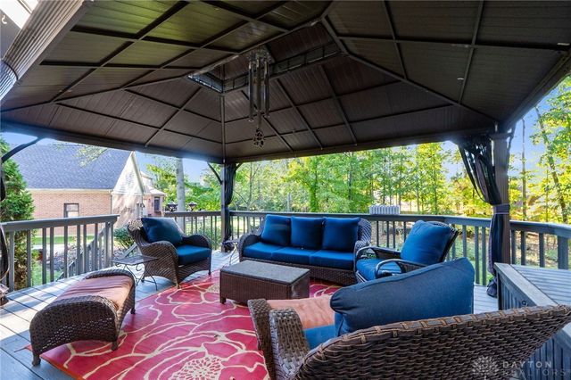 1009 Highpoint Drive, Springboro, OH 45066