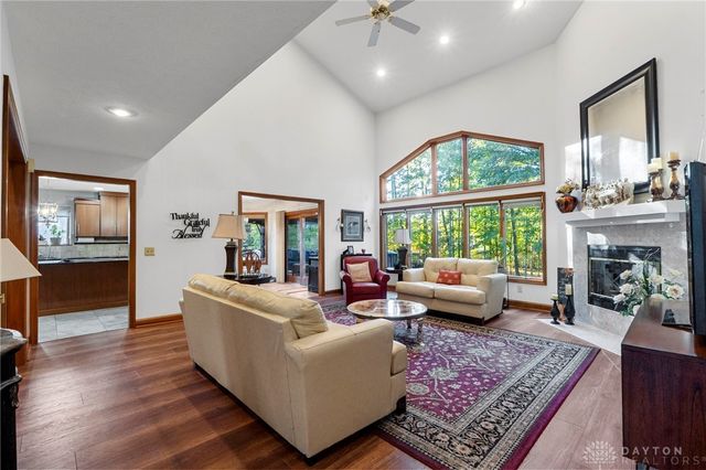 1009 Highpoint Drive, Springboro, OH 45066