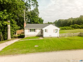 83 Woodland Drive, Montville, CT 06382