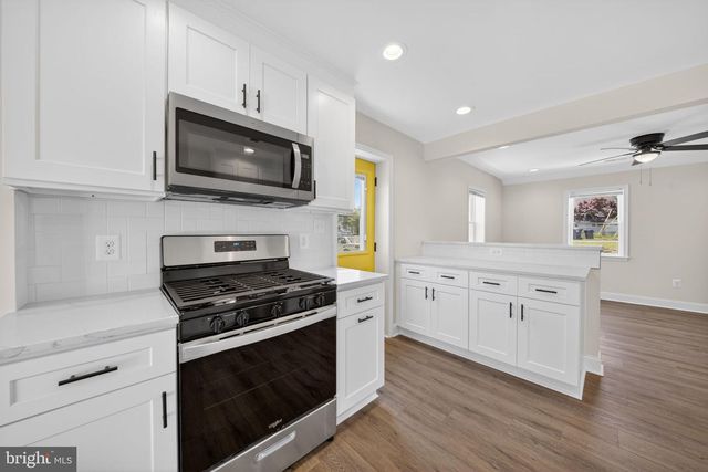 3129 SOLLERS POINT RD, Dundalk, MD 21222
