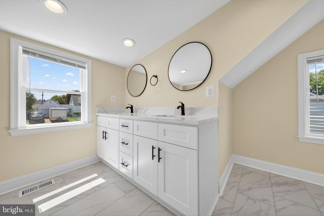 3129 SOLLERS POINT RD, Dundalk, MD 21222