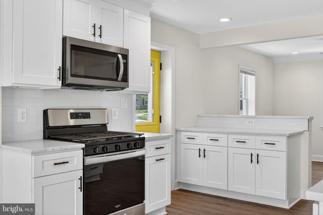 3129 SOLLERS POINT RD, Dundalk, MD 21222