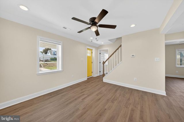 3129 SOLLERS POINT RD, Dundalk, MD 21222