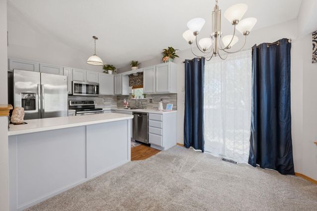 1748 N Basswood Ct, Andover, KS 67002