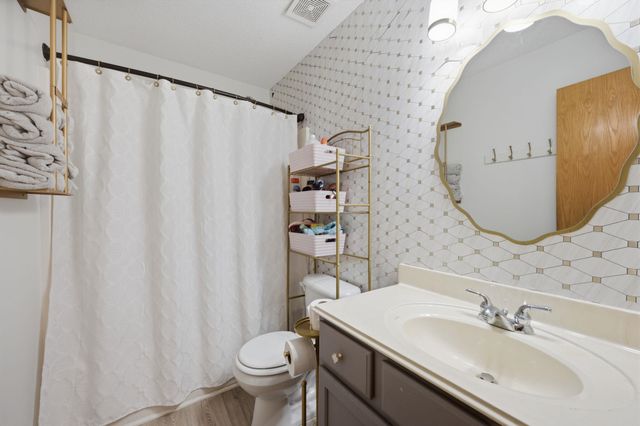1748 N Basswood Ct, Andover, KS 67002