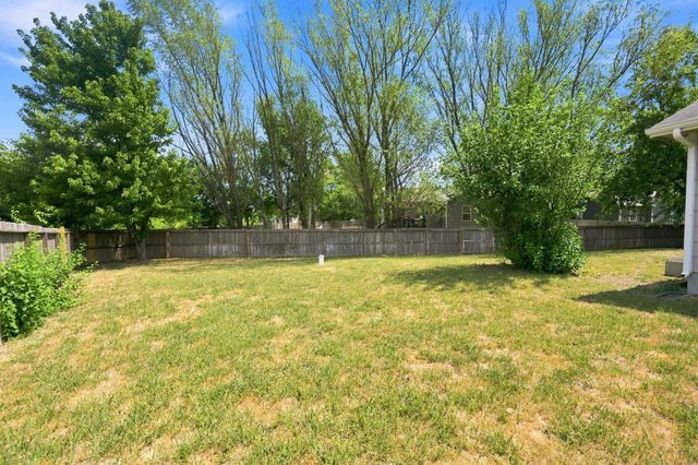 1748 N Basswood Ct, Andover, KS 67002