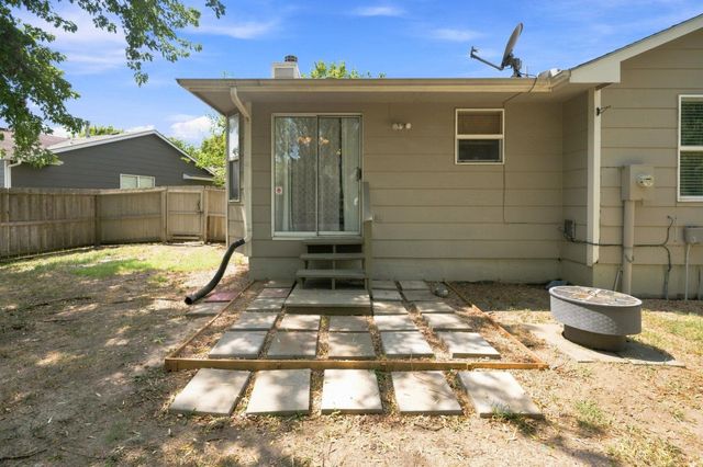 1748 N Basswood Ct, Andover, KS 67002