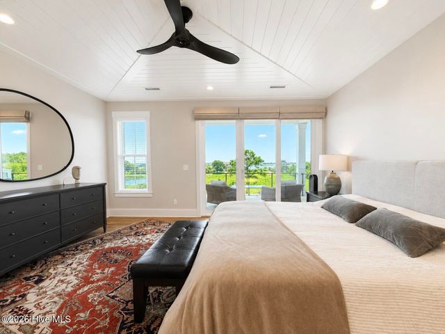 106 Seven Oaks Court, Hampstead, NC 28443