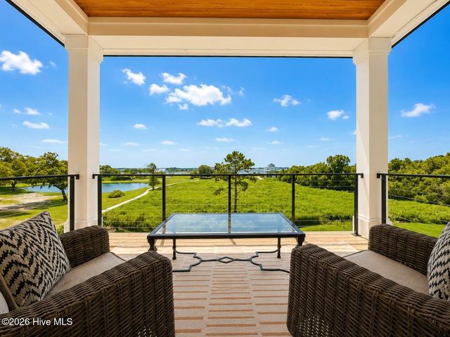 106 Seven Oaks Court, Hampstead, NC 28443