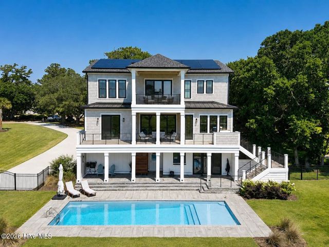 106 Seven Oaks Court, Hampstead, NC 28443
