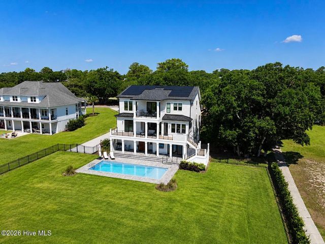 106 Seven Oaks Court, Hampstead, NC 28443