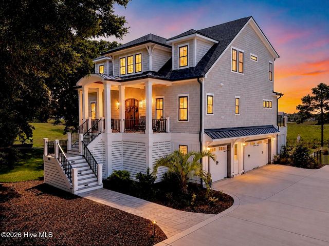 106 Seven Oaks Court, Hampstead, NC 28443