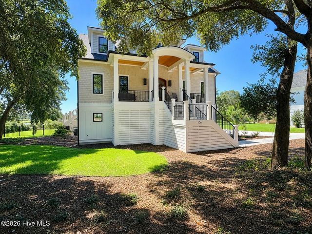 106 Seven Oaks Court, Hampstead, NC 28443