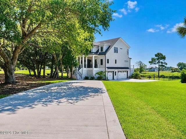 106 Seven Oaks Court, Hampstead, NC 28443