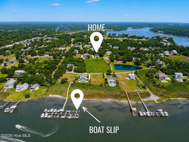 106 Seven Oaks Court, Hampstead, NC 28443