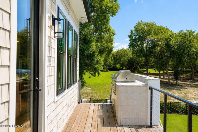 106 Seven Oaks Court, Hampstead, NC 28443