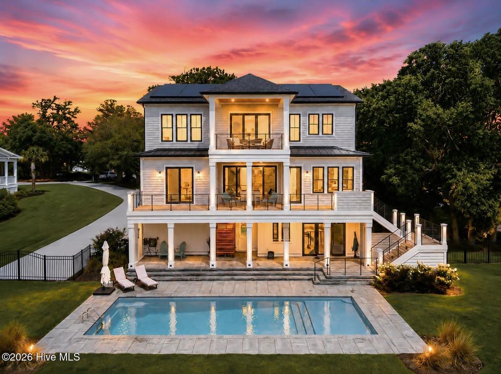 106 Seven Oaks Court, Hampstead, NC 28443