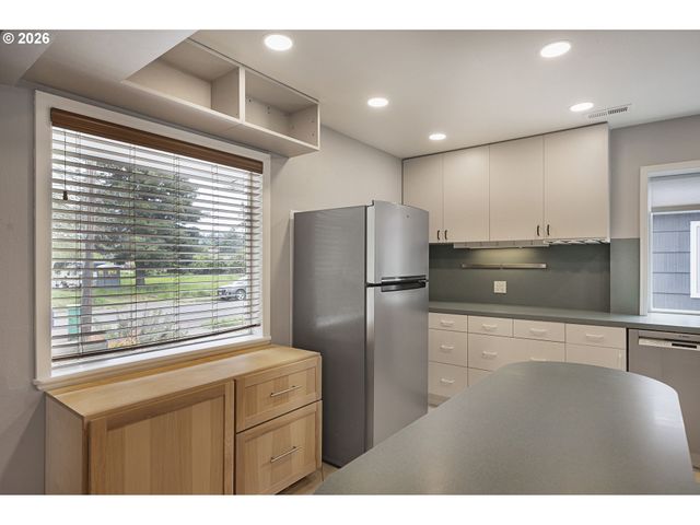 6811 Se 87TH Ave, Portland, OR 97266