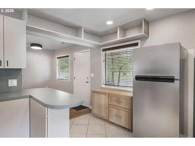 6811 Se 87TH Ave, Portland, OR 97266