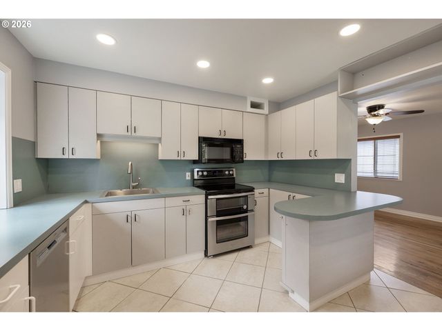 6811 Se 87TH Ave, Portland, OR 97266