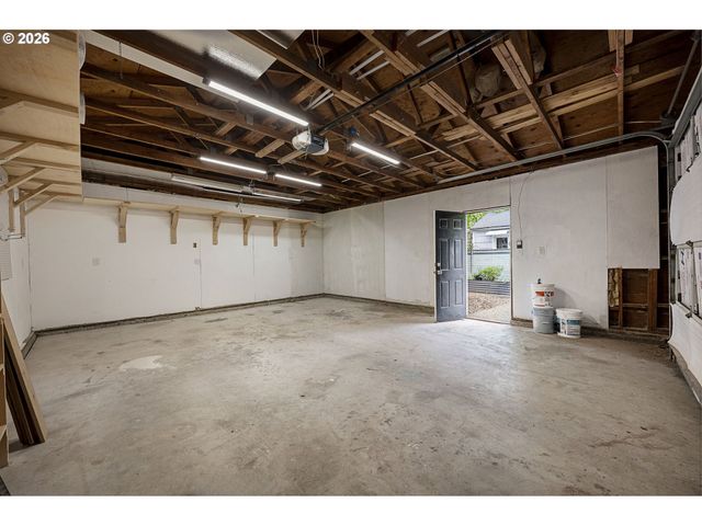 6811 Se 87TH Ave, Portland, OR 97266