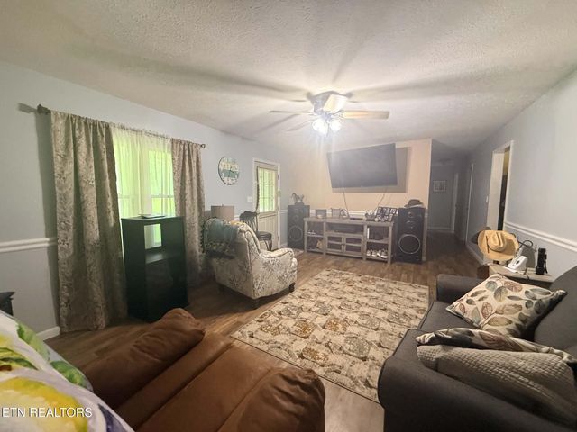 1250 Darrow Ridge Rd, Jamestown, TN 38556