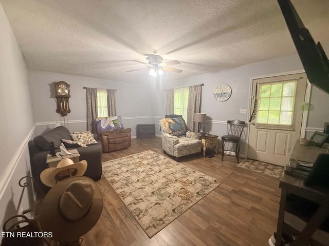 1250 Darrow Ridge Rd, Jamestown, TN 38556