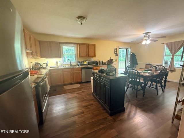 1250 Darrow Ridge Rd, Jamestown, TN 38556