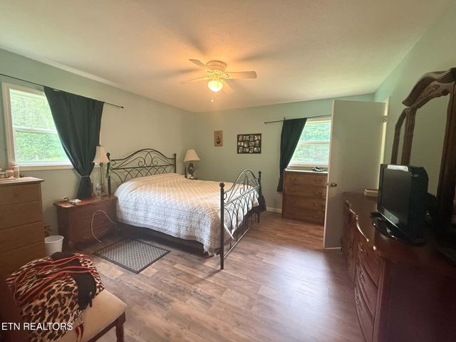1250 Darrow Ridge Rd, Jamestown, TN 38556
